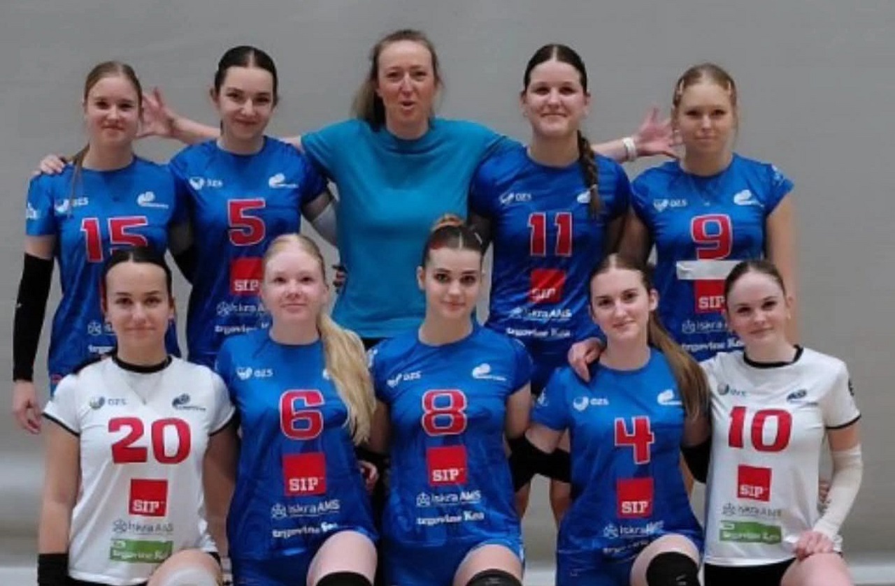 Starejše deklice – tekmovanje za mesta